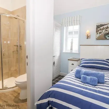 Sea-renity - Part Of The The Bay Village With Pool, Gym And Direct Access, Pub, Restaurant, Tennis And Meadows Walks Filey