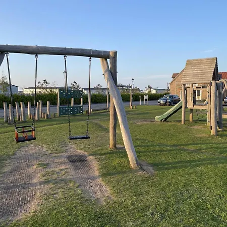 Sea-renity - Part Of The The Bay Village With Pool, Gym And Direct Access, Pub, Restaurant, Tennis And Meadows Walks * Filey