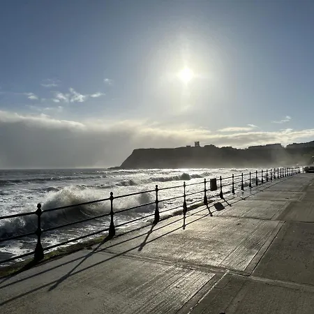 Sea-renity - Part Of The The Bay Village With Pool, Gym And Direct Access, Pub, Restaurant, Tennis And Meadows Walks Filey