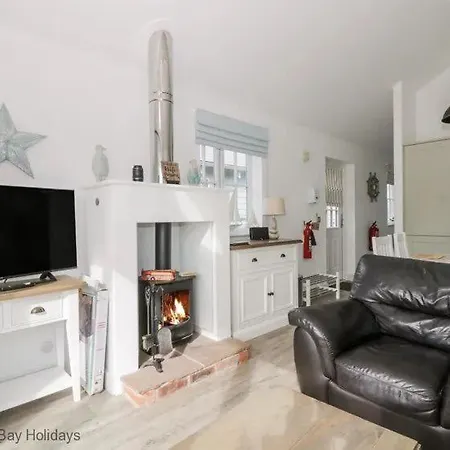 Sea-renity - Part Of The The Bay Village With Pool, Gym And Direct Access, Pub, Restaurant, Tennis And Meadows Walks * 파일리