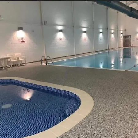 Sea-renity - Part Of The The Bay Village With Pool, Gym And Direct Access, Pub, Restaurant, Tennis And Meadows Walks 펜션 *