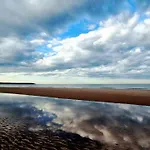 Casa vacanze Sea-renity - Part Of The The Bay Village With Pool, Gym And Direct Access, Pub, Restaurant, Tennis And Meadows Walks