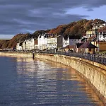 Sea-renity - Part Of The The Bay Village With Pool, Gym And Direct Access, Pub, Restaurant, Tennis And Meadows Walks Filey